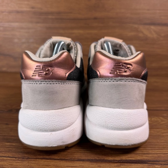 New Balance 580 Women's Size 11 Sneakers Gray Pink Rose Gold Athletic Shoes - Picture 4 of 11